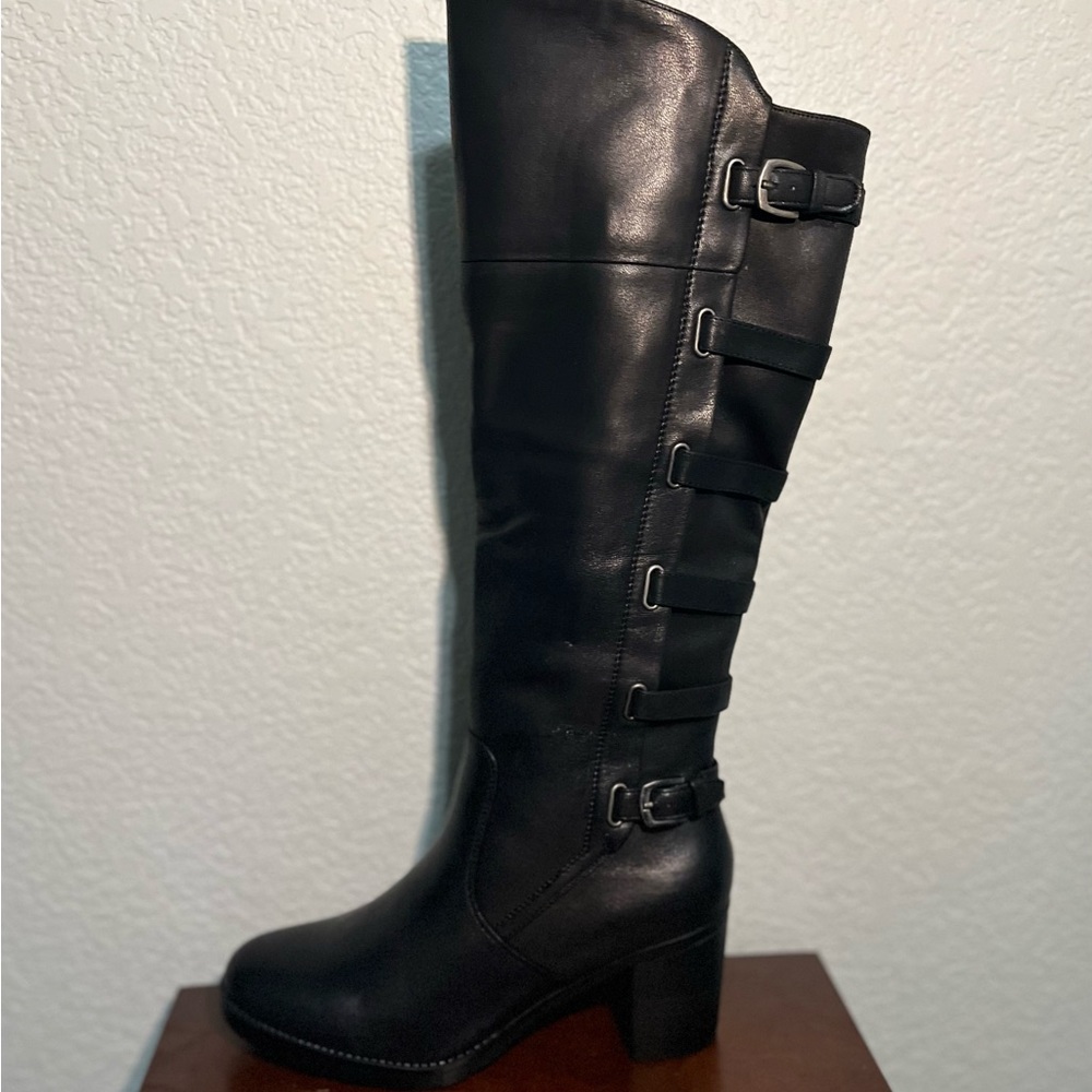 Bare Trap Boots